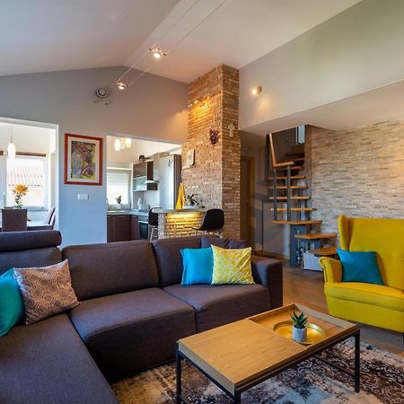 Apartman Ember Pula Ngoại thất bức ảnh