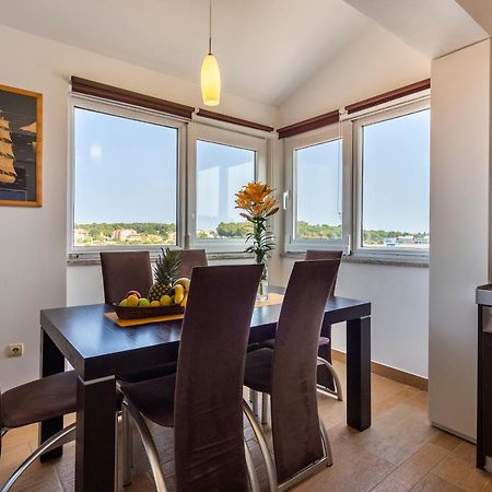 Apartman Ember Pula Ngoại thất bức ảnh