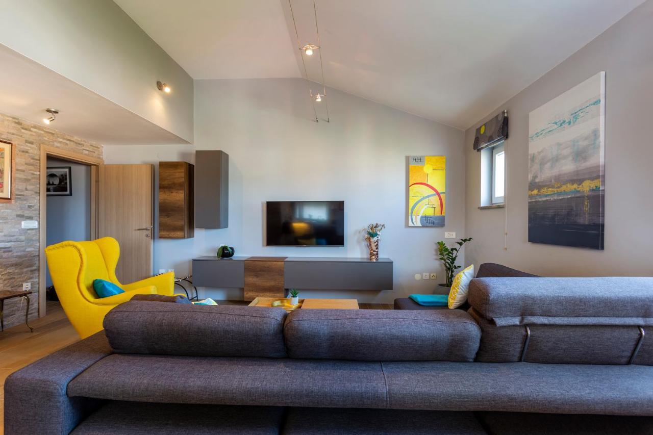 Apartman Ember Pula Ngoại thất bức ảnh