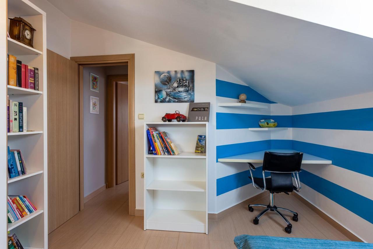 Apartman Ember Pula Ngoại thất bức ảnh