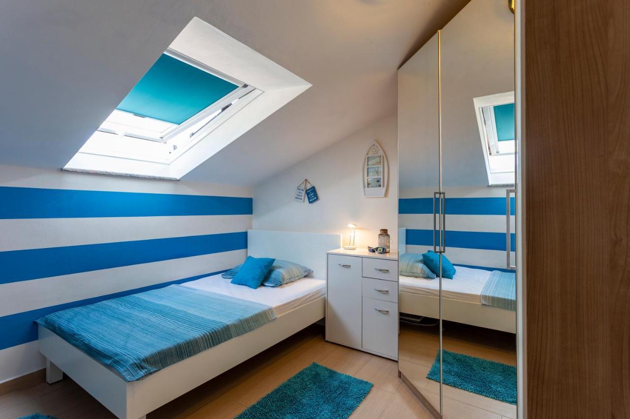 Apartman Ember Pula Ngoại thất bức ảnh